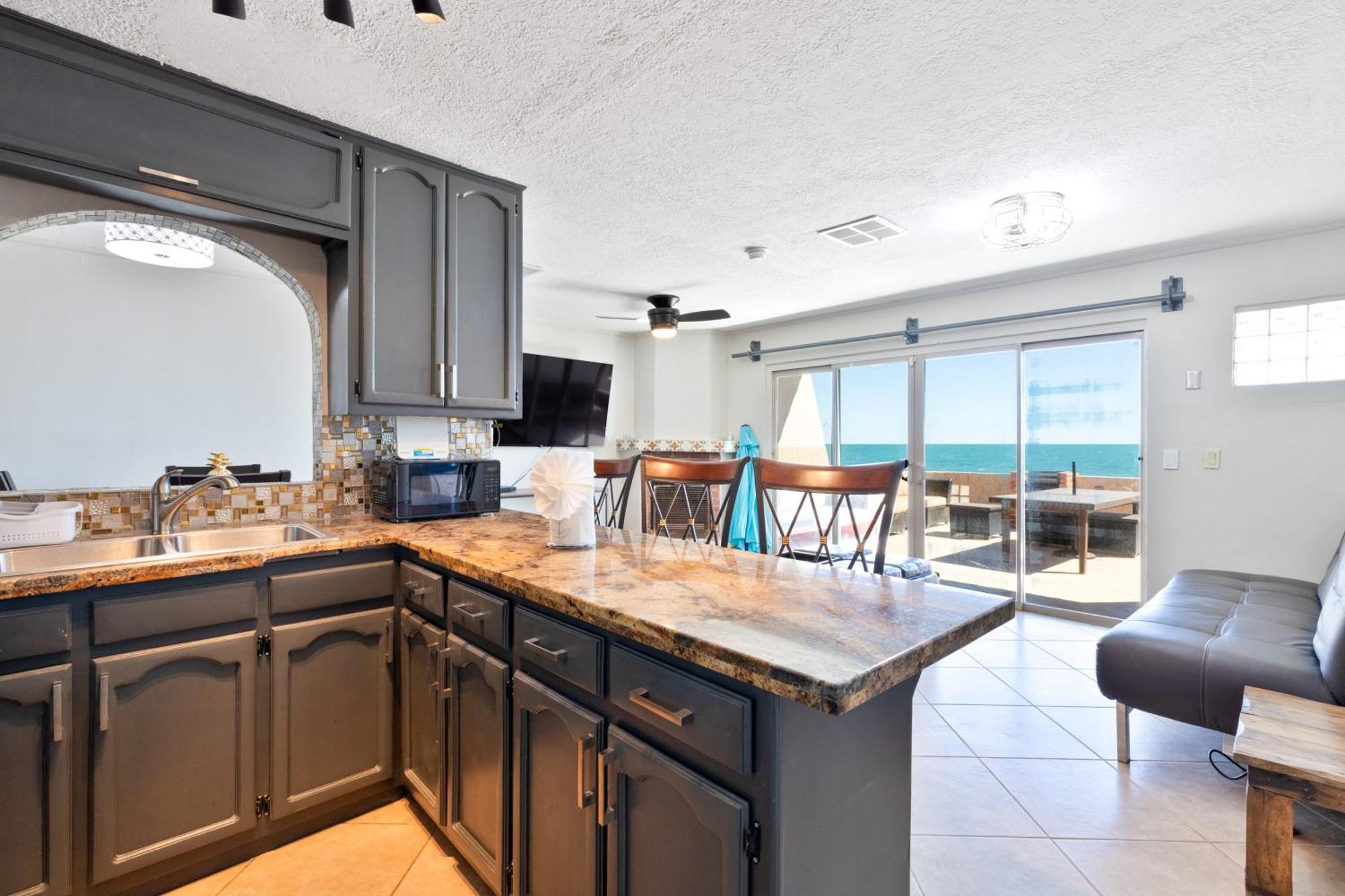 Las Brisas #8 Beachfront - On The Sand And Steps From Mannys For Tacos & Tequila 푸에르토페나스코 외부 사진